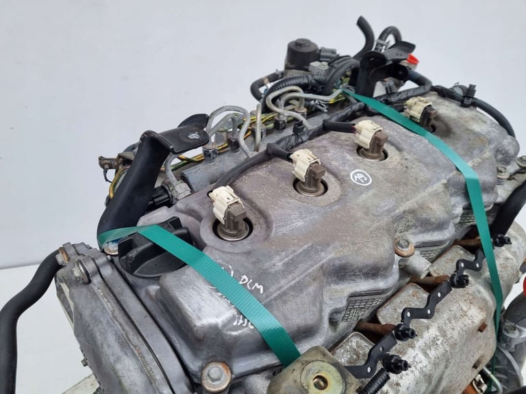 image for Nissan X Trail 2.2 dci YD22DDTI Engine Cylinder Head Used Parts Spares