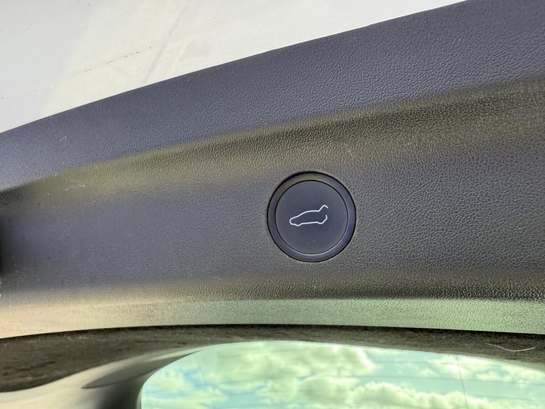 2022 Tesla Model Y (Dual Motor) Long Range SUV 5dr Electric Auto 4WDE (384 bhp) SUV Electric Auto...