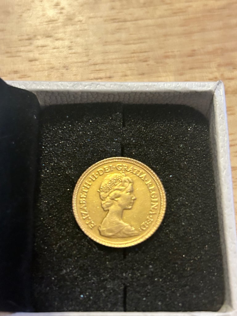 image for 1/2 Sovereign 22ct Gold 1982 Great Condition