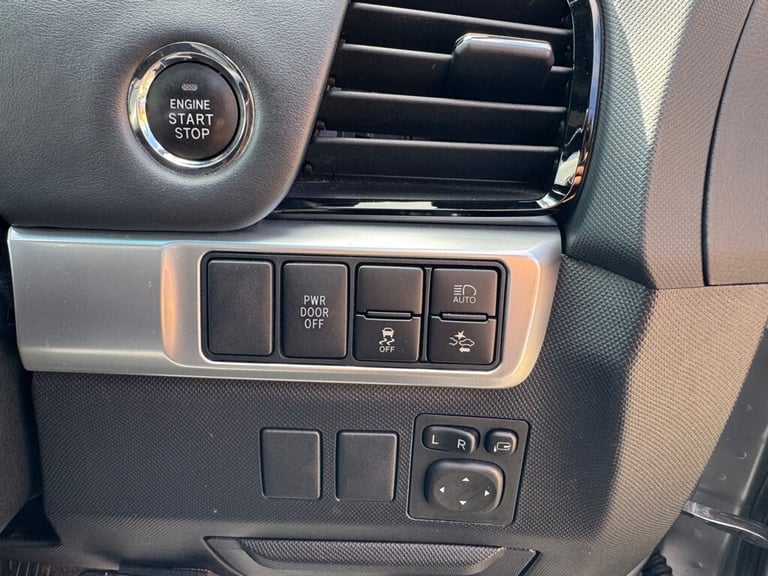 2019 Toyota Estima TOYOTA ESTIMA AERAS 4WD 2.4L AUTO 19-19 MPV 8 SEAT ULEZ FRESH IMPORT VERIFI MP...