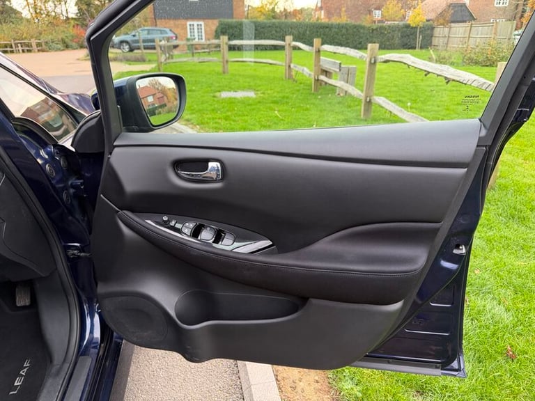  Nissan Leaf LEAF N-connecta 5dr Hatchback Electric Automatic