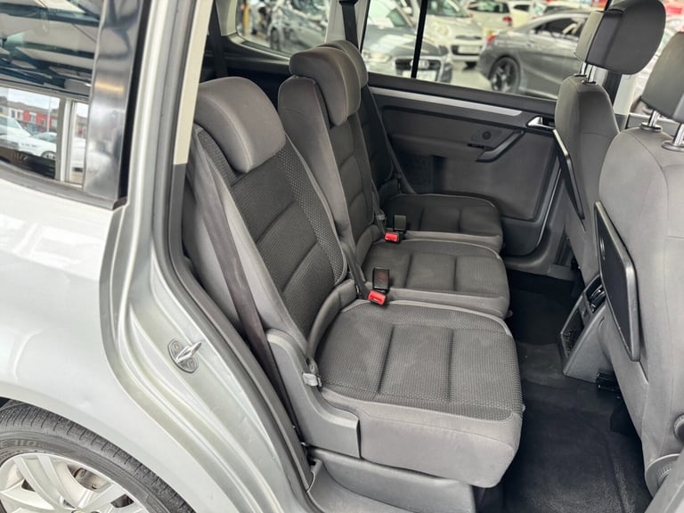 2012 Volkswagen Touran 1.6 TDI 105 SE 5dr DSG MPV Diesel Automatic