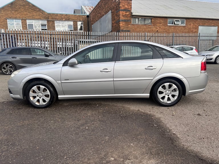 09 VAUXHALL VECTRA 1.8 DESIGN, 2 OWNERS, FULL SERVICE HISTORY, MOT JUNE, VGC, £995