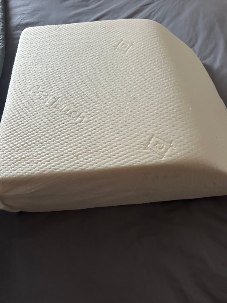 image for Memory foam leg raiser/ knee pillow 