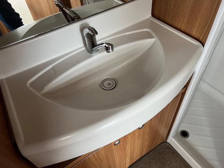 2011 Swift Conqueror 530 4 Berth Touring Caravan