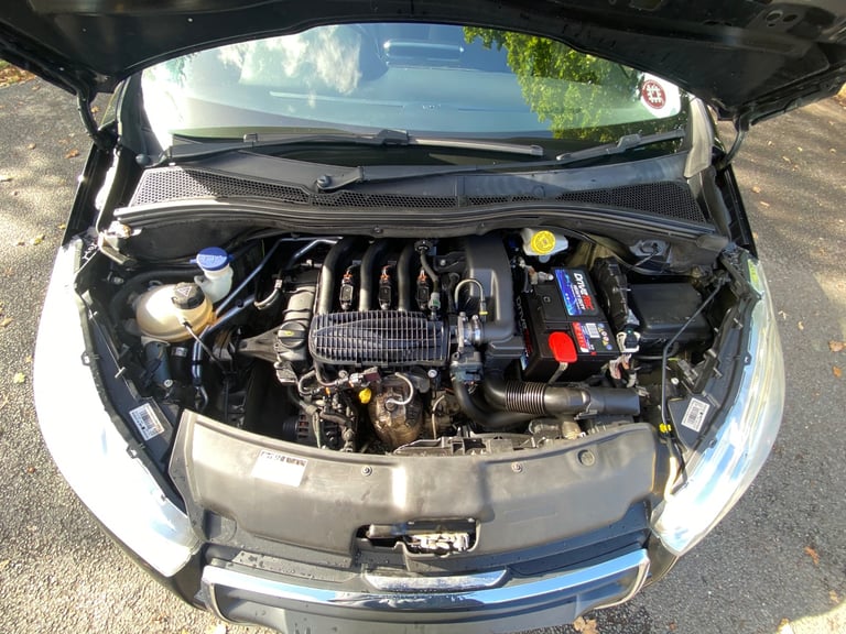 Peugeot, 208, Hatchback, 2014, Manual, 1199 (cc), 5 doors