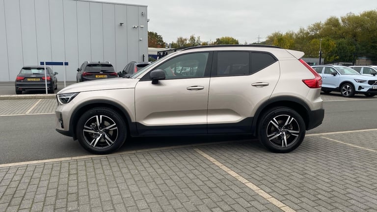 2022 Volvo XC40 2.0 B3 MHEV Plus SUV 5dr Petrol Hybrid DCT Auto Euro 6 (s/s) (163 ps) Petrol/Elec...