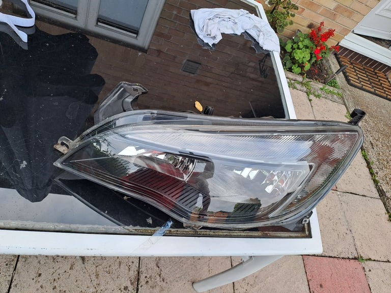image for Driver side vauxhall astra 2014 Led headlight 