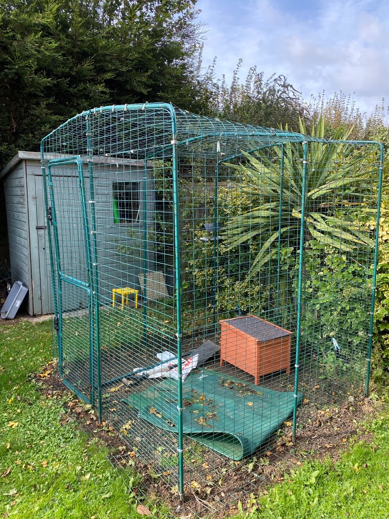 Omlet - Walk in Outdoor Rabbit/Chicken run