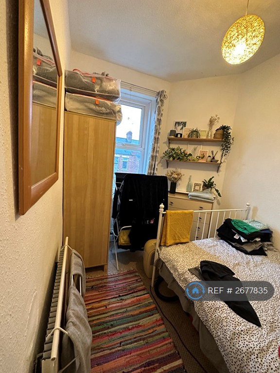 2 bedroom flat in Heaton, Newcastle Upon Tyne, NE6 (2 bed) (#2677835)