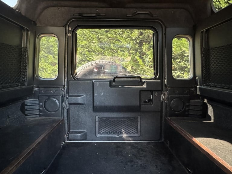 2010 Land Rover Defender 90 2.4 TDCi Hard Top SUV 3dr Diesel Manual 4WD SWB Euro 4 (122 bhp) SUV ...