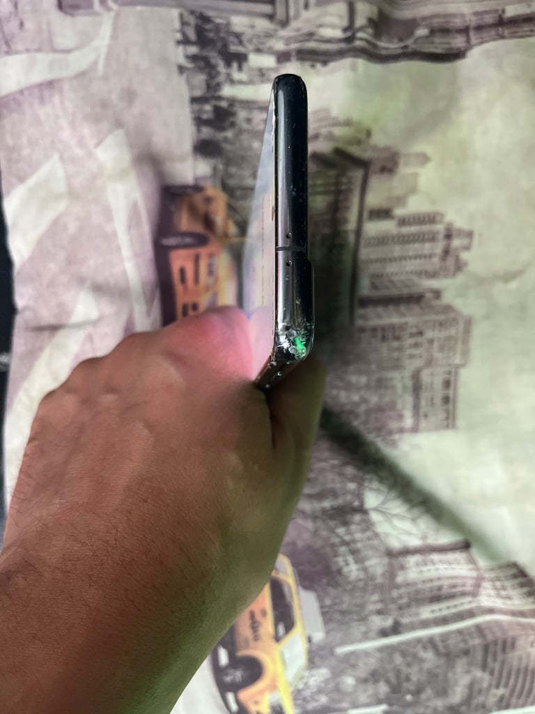 Samsung S21 5g Crack front glass 