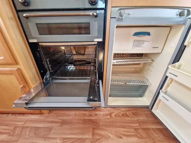 2006 Compass Rambler 18/4L Single axlle 4 Berth Motor Mover Fixed Bed L shape