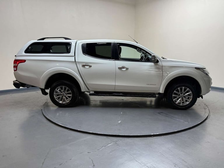 2016 Mitsubishi L200 2.4 DI-D DC Warrior 4WD Euro 5 4dr Pickup Diesel Manual