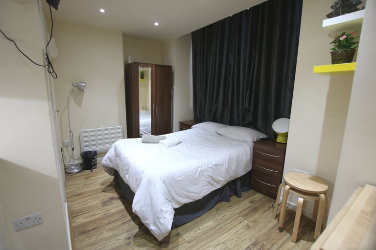 Studio Flat, High Road, Willesden Green