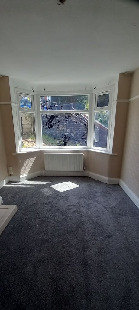 **LET BY**2 BEDROOM HOUSE**JOANHURST CRESCENT**NO DEPOSIT**DSS ACCEPTED