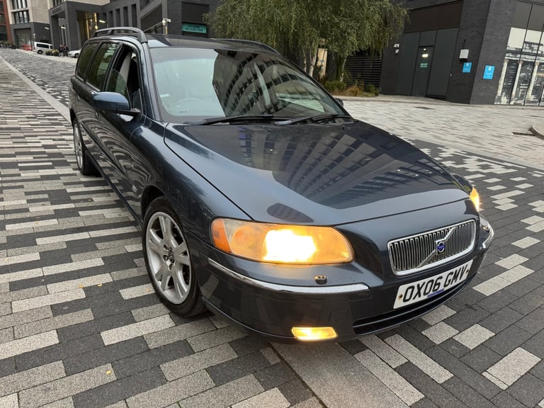 image for 2006 VOLVO V70 SE D5 GEARTRONIC AUTO 2.4 DIESEL ESTATE BLUE 5dr 