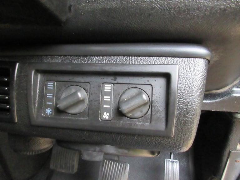 2006 Land Rover Defender TD5 110 2.5 COUNTY HARD TOP UTILITY VEHICLE 120PS-2006-ONLY 36,000 MILES...