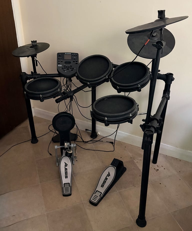 Alesis Nitro mesh drum kit