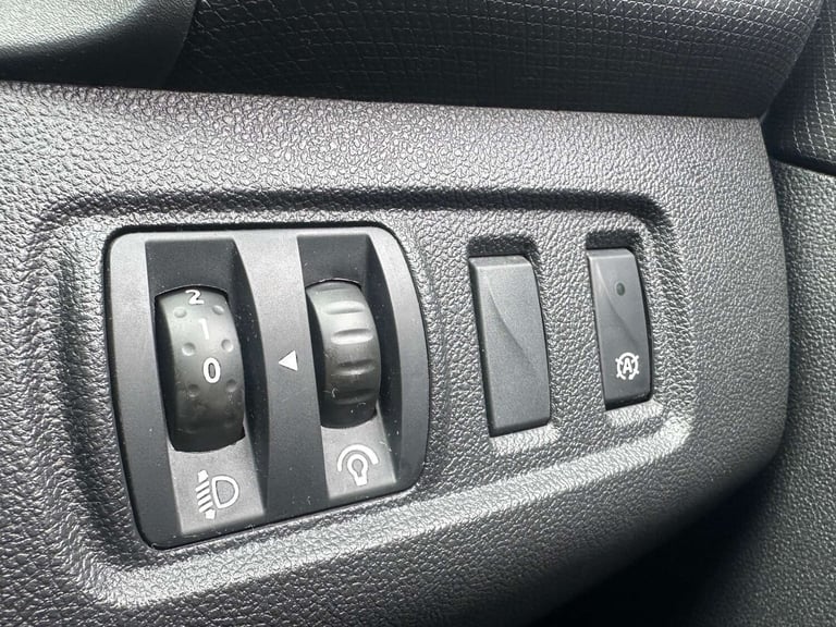 2015 Renault Clio 0.9 TCe Dynamique Nav Hatchback 5dr Petrol Manual Euro 6 (s/s) (90 ps) Hatchbac...