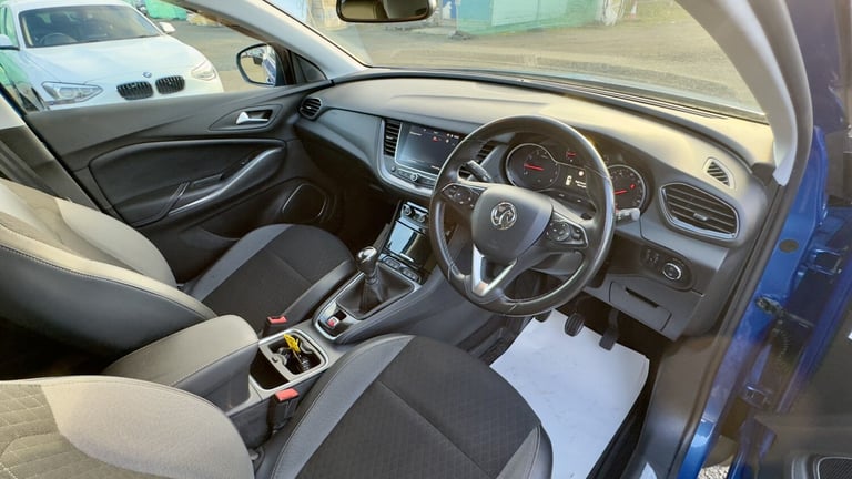 VAUXHALL GRANDLAND X 1.2 Turbo Sport Nav 2018