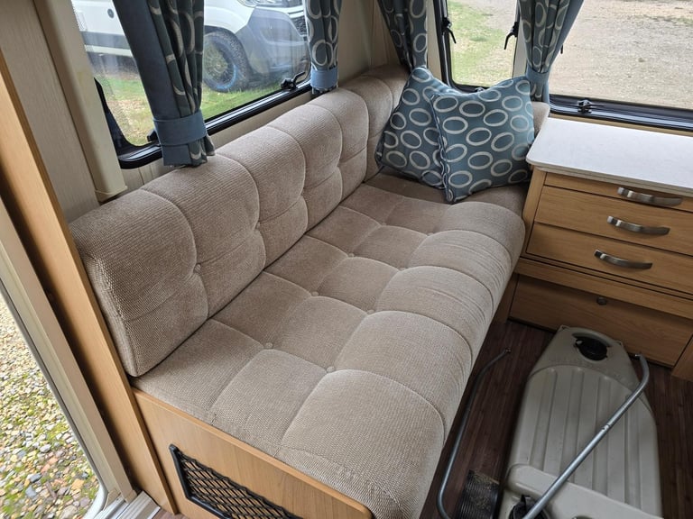 2014 Compass Corona 574 4 Berth Fixed Single Beds Caravan, Motor Mover