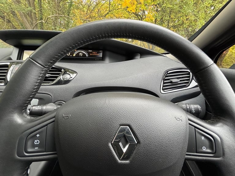 2015 Renault Grand Scenic 1.2 TCe Dynamique Nav Euro 6 (s/s) 5dr MPV Petrol Manual