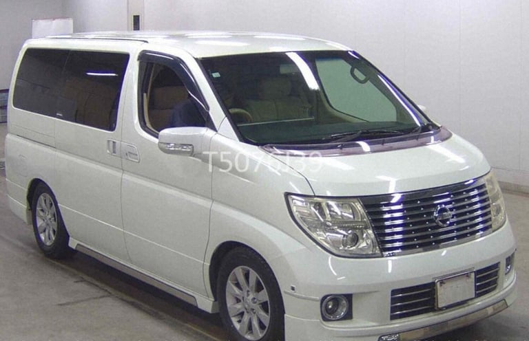 2004 Nissan Elgrand 3.5 X AUTOMATIC 4X4 * 8 SEATER RECLINING BUSINESS SEATS * ONLY 38000 MILES   ...