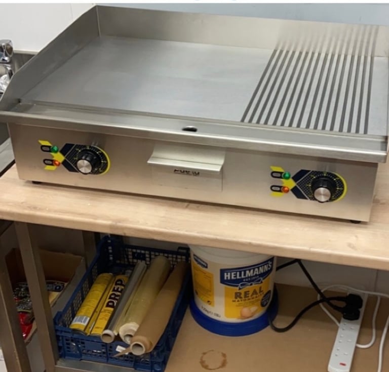 Commercial Griddle Smooth/Ribbed 730x550x240mm 4.4kW Electric 
