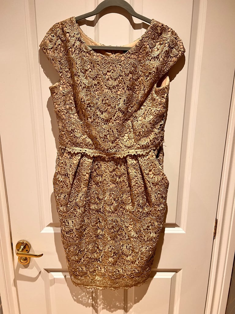 image for Gorgeous Alex Evenings gold lace dress with pockets 