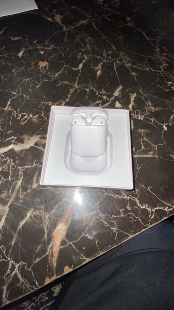 AirPods generation 2s