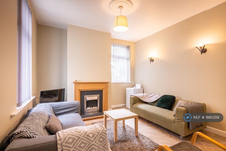 5 bedroom house in Pedder Street, Ashton-On-Ribble, Preston, PR2 (5 bed) (#1880219)