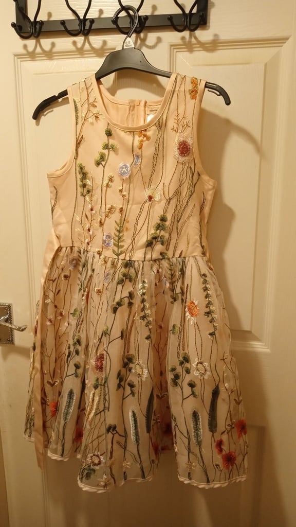 Girls wild flowers details dress age 11 12 years old new £15