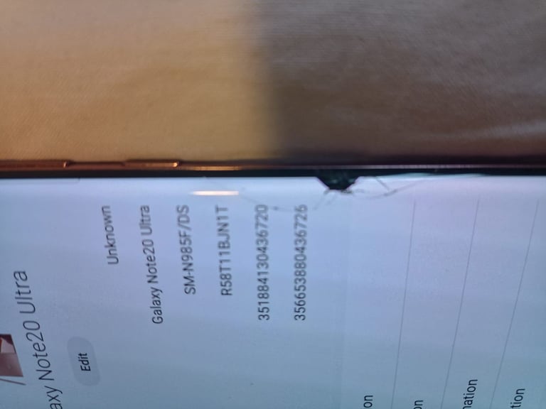 Samsung note 20 256gb very good.