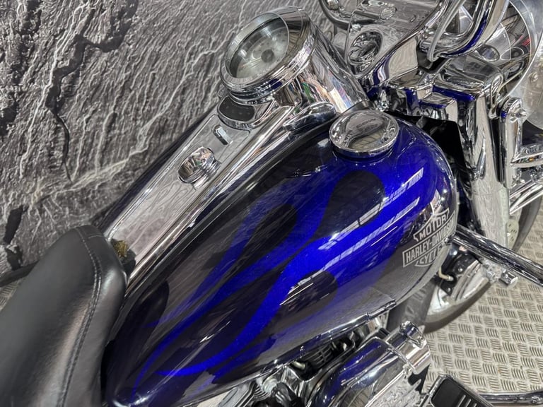 HARLEY DAVIDSON ROAD KING CUSTOM FLHRSI ROAD KING CUSTOM ROADKING 1450 2005