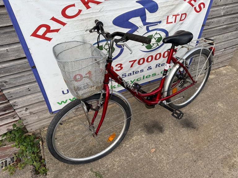 Orbea Strada 19” Frame Ladies Town Bike. Free 12” D-Lock. Ideal student bike. Nice low frame!