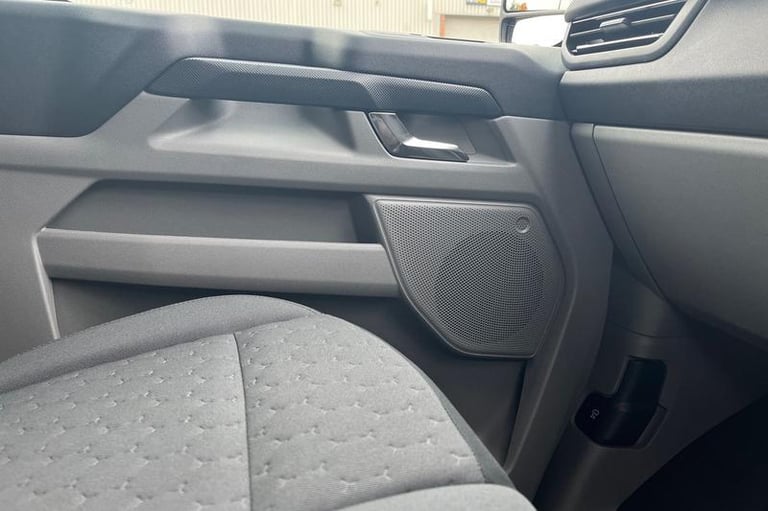 2025 Ford Transit Custom 2.5 PHEV 232ps H1 Double Cab Van Limited Auto PANEL VAN PETROL/ELECTRIC ...
