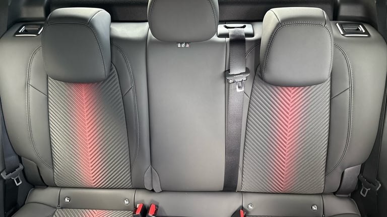 2025 Alfa Romeo Junior 1.2 MHEV Ibrida SUV 5dr Petrol Hybrid e-DCT Euro 6 (s/s) (136 ps) SUV Hybr...