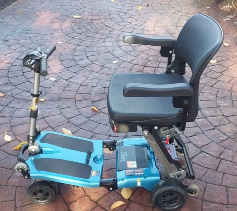 LUGGIE SUPER DELUXE Folding mobility scooter. LONG RANGE BATTERY Takes 164kgs.