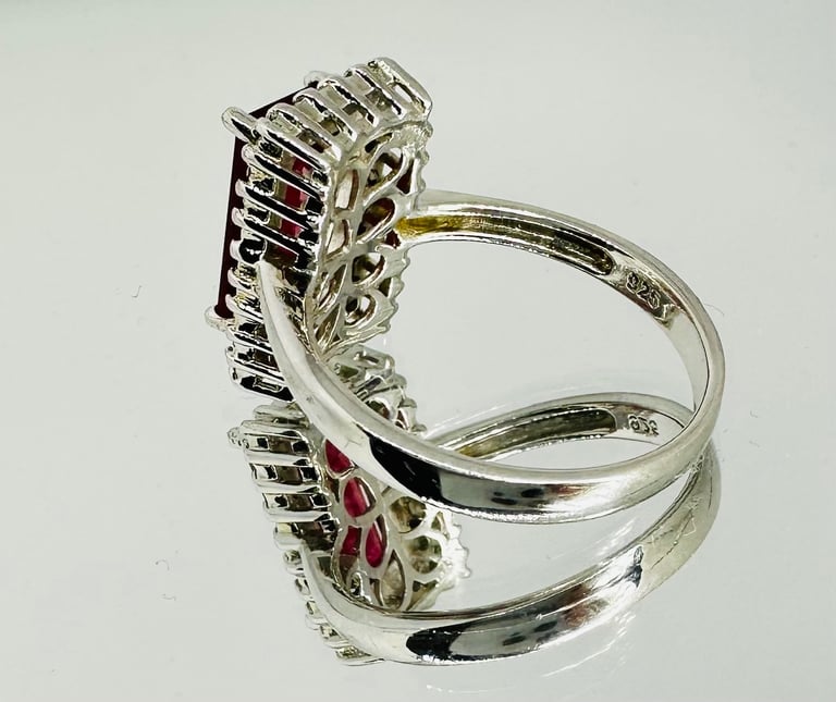 💥SILVER AFRICAN RUBY & DIAMOND RING - SIZE ‘S’ - £30 - COLLECT B26 QUOTE:S1602💥 