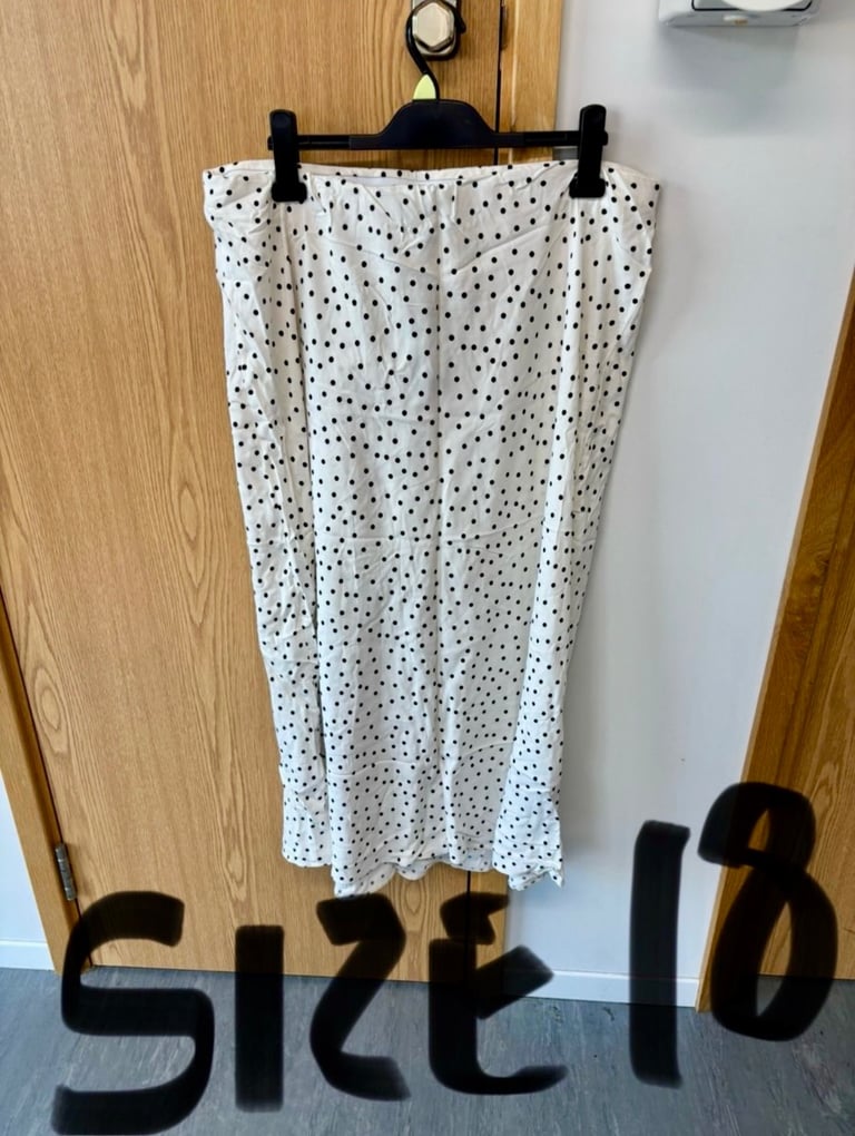 Ladies Clothing Size 18