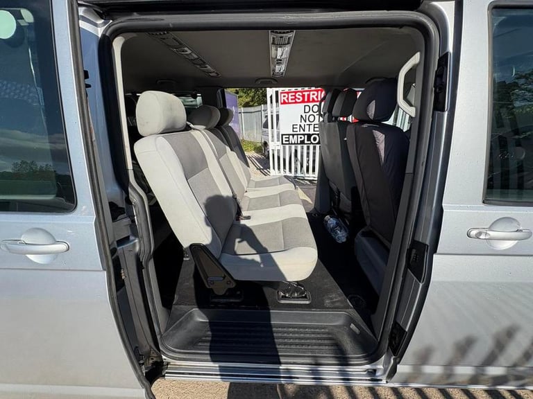 2013 Volkswagen Transporter Transporter T30 SE 102 TDI LWB Minibus DIESEL Manual