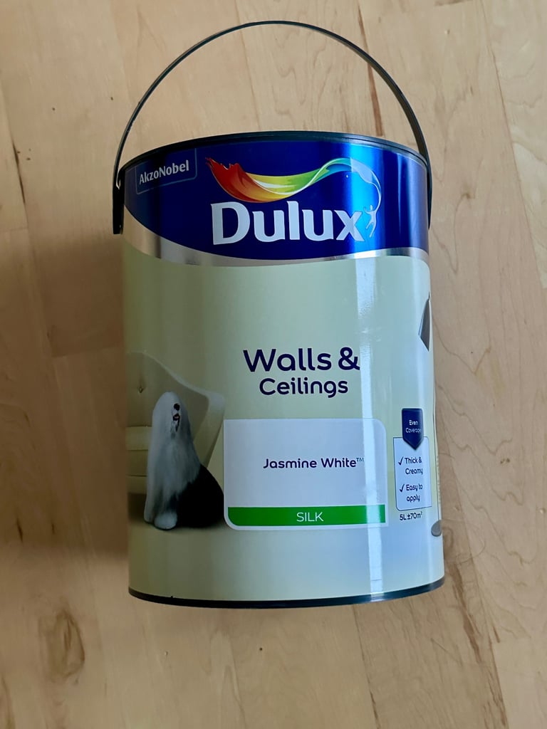 Dulux Jasmine White Silk emulsion paint 