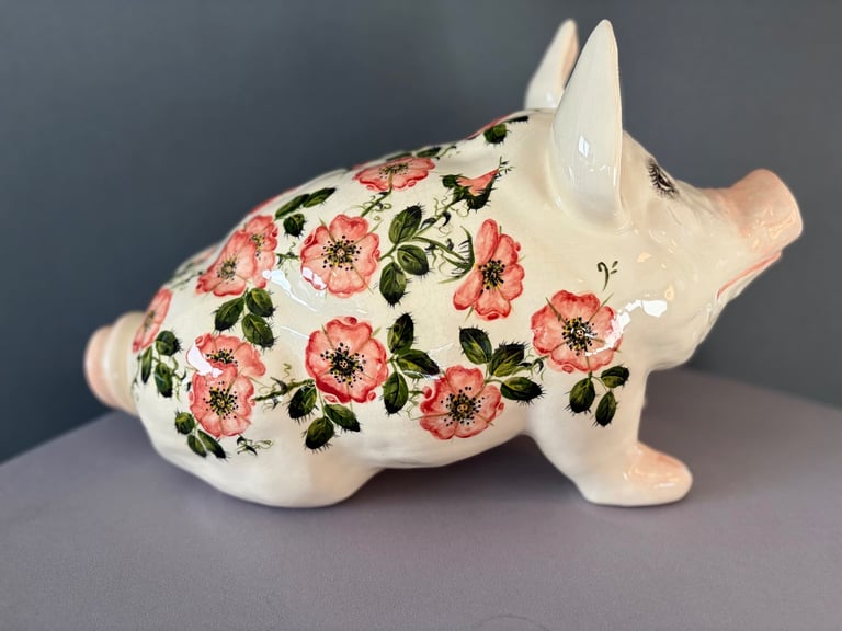 🐷 Large Griselda Hill “Wild Roses” Pig – 1980s, Signed & Authenticated