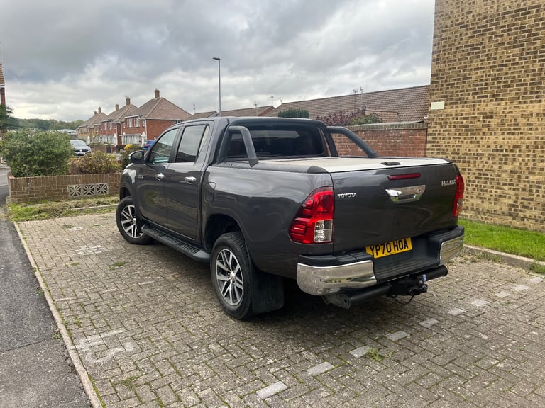TOYOTA HILUX 2020 2.4 DIESEL AUTOMATIC NEW MOT