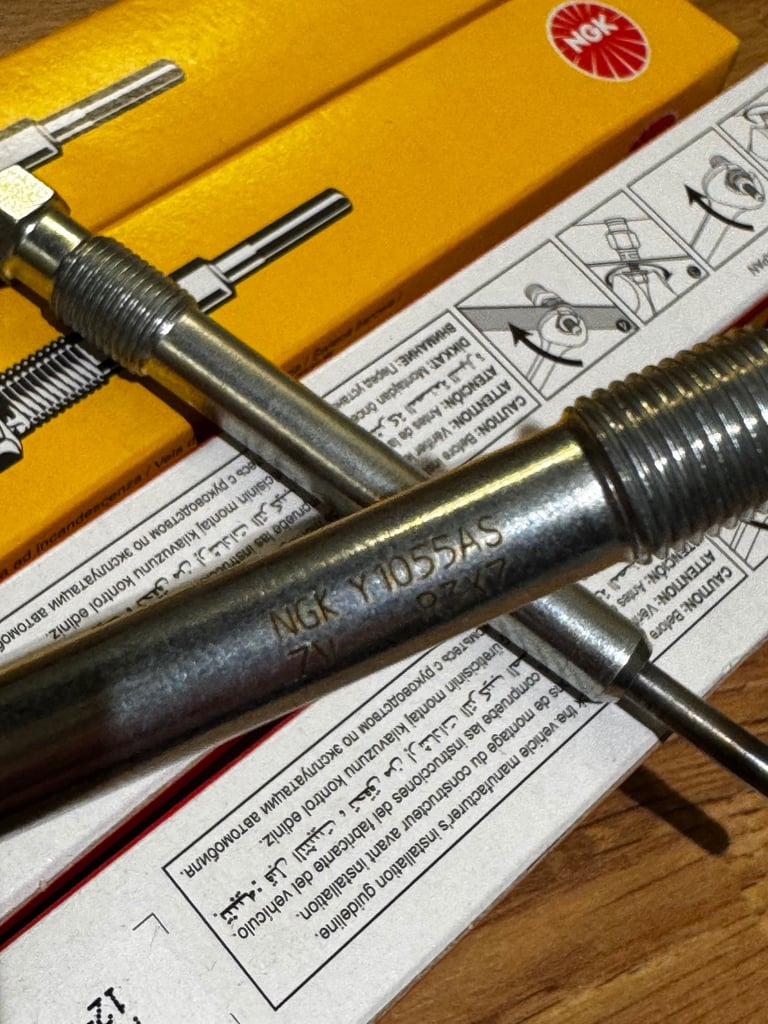 NGK Pencil-Type Glow Plug Y1055AS (NGK 95015)