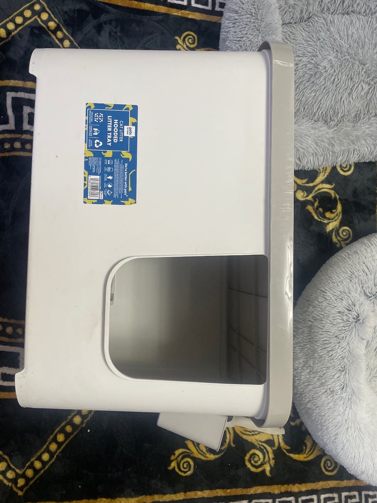 image for Cat big litter tray with cat bed and litter 