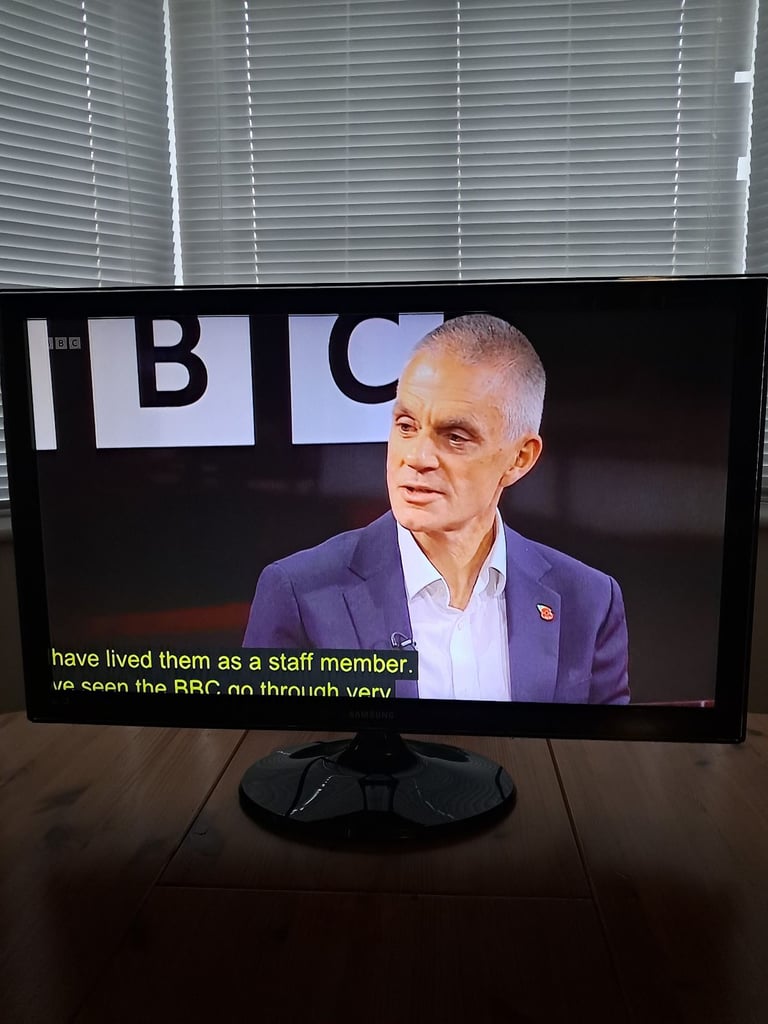 Samsung 27inch H.D. LED smart TVT.V.