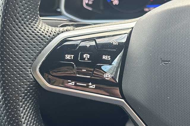 2022 Volkswagen T-Roc 1.5 TSI R-Line 5dr DSG + 19' MISANO ALLOYS + KEYLESS + REAR CAMERA Hatchbac...