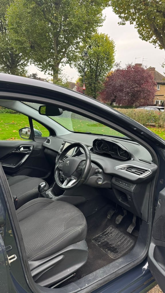 Peugeot, 208, Hatchback, 2016, Manual, 1199 (cc), 5 doors